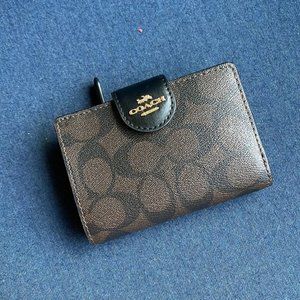 Coach Medium Corner Zip Wallet In Signature Canvas Brown / Black c0082